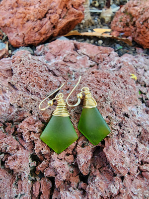 Makamae Earrings • Emerald Green