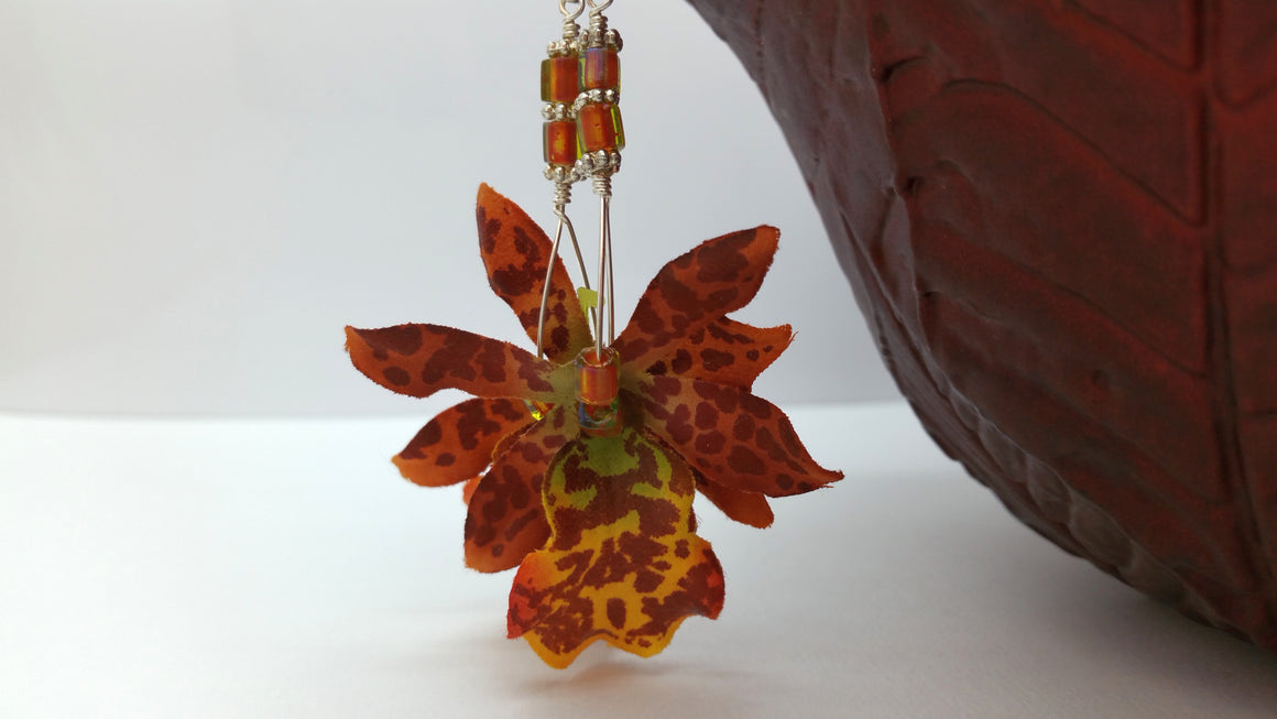 Nohealani Orchid Earrings