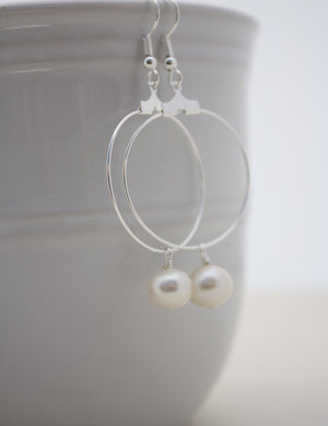 Momi Earrings • White Pearl